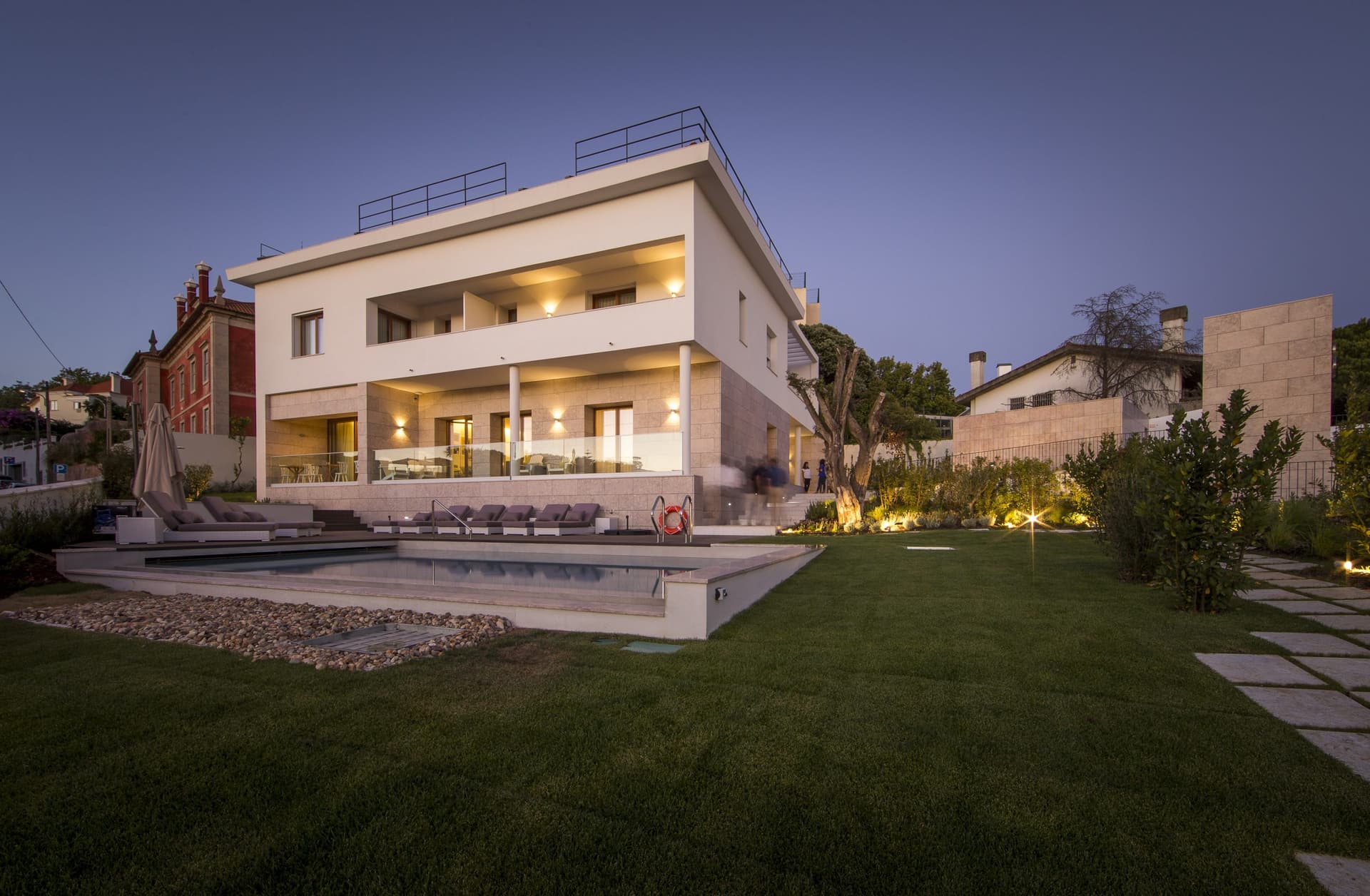 Exterior View 6